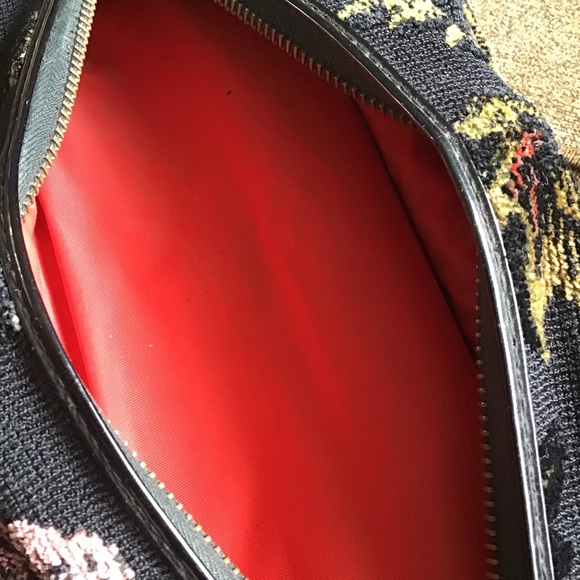 Vintage Tapestry Fabric Floral Oblong Wristlet Purse - Picture 6 of 6